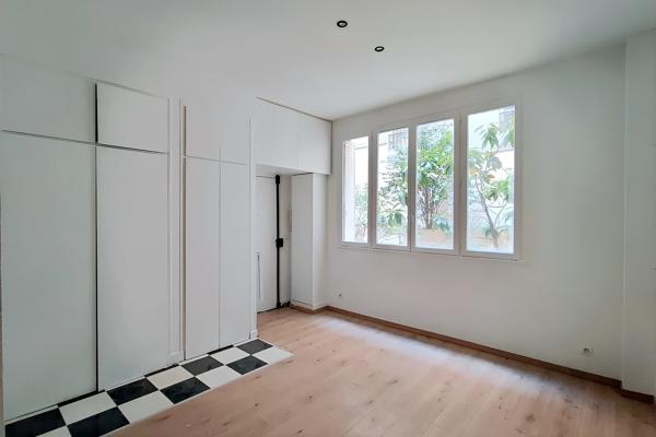 Appartement
         1 pièce
        - 22 m² Exclusivité 260 000 € *