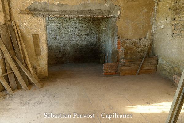 Dpt Dordogne (24), à vendre proche de THIVIERS propriete rurale P12 de 315 m² - Terrain de 50000 m²-Grange 120m2