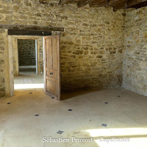 Dpt Dordogne (24), à vendre proche de THIVIERS propriete rurale P12 de 315 m² - Terrain de 50000 m²-Grange 120m2