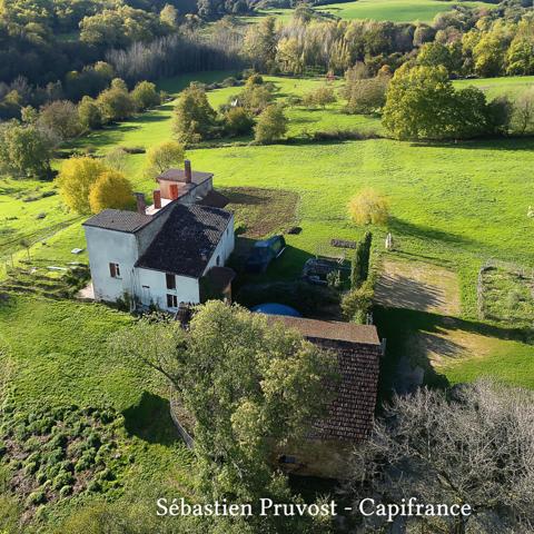 Dpt Dordogne (24), à vendre proche de THIVIERS propriete rurale P12 de 315 m² - Terrain de 50000 m²-Grange 120m2