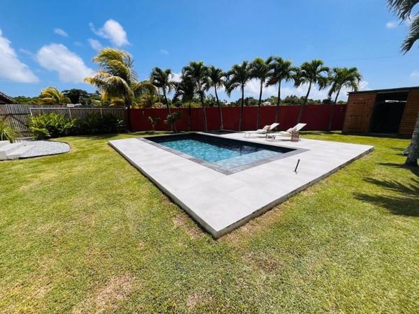 À VENDRE – SAINT-FRANÇOIS – MAISON 4 CHAMBRES AVEC PISCINE – INVESTISSEMENT LOCATIF
