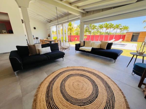 À VENDRE – SAINT-FRANÇOIS – MAISON 4 CHAMBRES AVEC PISCINE – INVESTISSEMENT LOCATIF