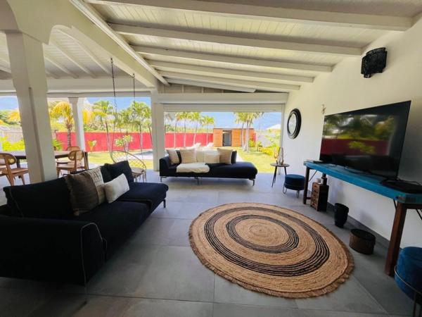 À VENDRE – SAINT-FRANÇOIS – MAISON 4 CHAMBRES AVEC PISCINE – INVESTISSEMENT LOCATIF