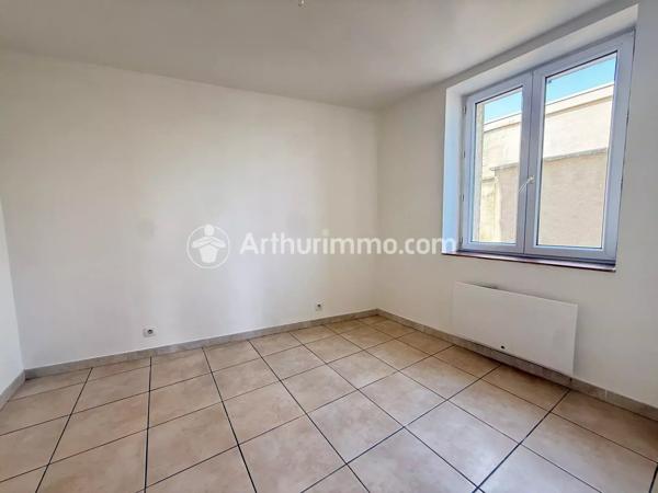 Location                                                      Appartement
                        
                     4 pièces                      63 m2                     à Mussidan