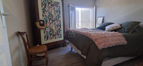 Maison et dépendance