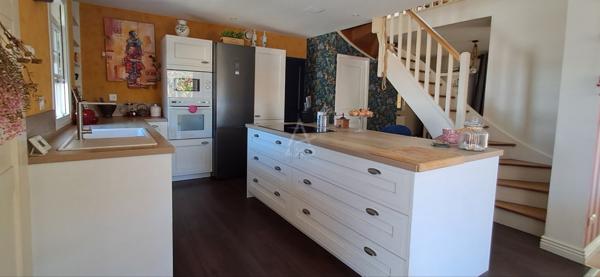 Maison et dépendance