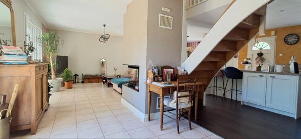 Maison et dépendance