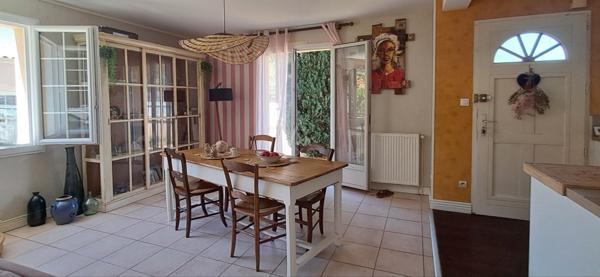 Maison et dépendance