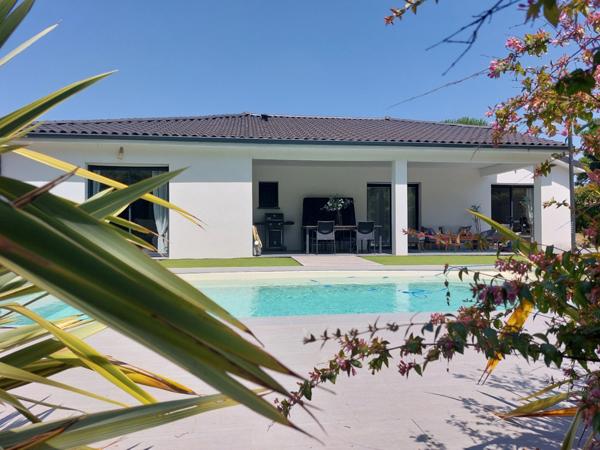 Maison à vendre 5 pièces MONTAUBAN (82), le FAU 150m² de plain pied avec 4 chambres, double garage, jardin clotutré et piscine chauffée