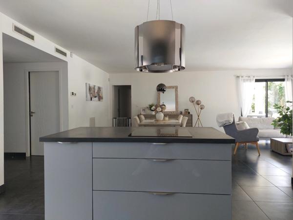 Maison à vendre 5 pièces MONTAUBAN (82), le FAU 150m² de plain pied avec 4 chambres, double garage, jardin clotutré et piscine chauffée