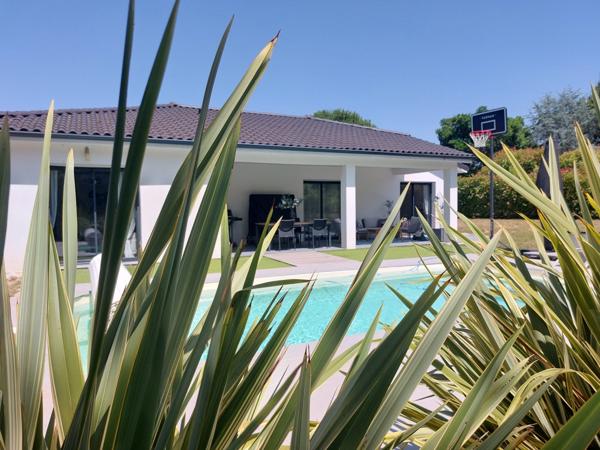 Maison à vendre 5 pièces MONTAUBAN (82), le FAU 150m² de plain pied avec 4 chambres, double garage, jardin clotutré et piscine chauffée