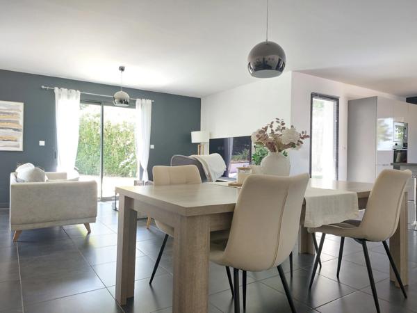 Maison à vendre 5 pièces MONTAUBAN (82), le FAU 150m² de plain pied avec 4 chambres, double garage, jardin clotutré et piscine chauffée