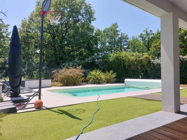 Maison à vendre 5 pièces MONTAUBAN (82), le FAU 150m² de plain pied avec 4 chambres, double garage, jardin clotutré et piscine chauffée