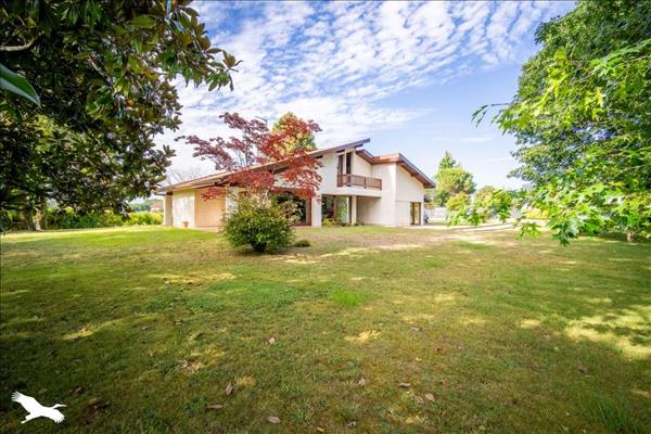 Maison à vendre |  Narrosse |  6 pièces | 226 m²