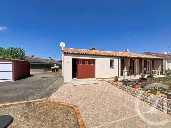 Maison à vendre  3 pièces - 82,56 m 2   LUCON  - 85