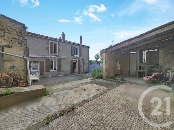 Maison à vendre  3 pièces - 82,56 m 2   LUCON  - 85