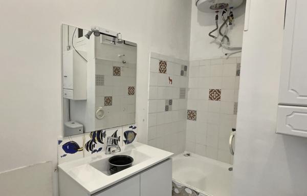 Marseille (13002) Studio 35 m² – Dernier étage avec vue mer