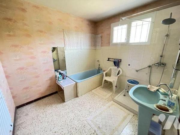 A vendre - Manosque (04) - Alpes de Haute Provence: Villa d'env 91,92 m² située dans un quartie...