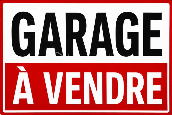 9 voie romaine , nice .
 Ce box fermé d'environ 16 m² offre un bel espace permettant de stationner une grande voiture, un SUV ou plusieurs deux-roues.

Il peut également convenir parfaitement pour du stockage ou un petit atelier.

Accès facile et sécurisé.

Pour plus d'informations ou organiser une visite, n'hésitez pas à me contacter.
