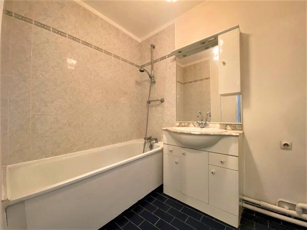 Appartement Courbevoie 3 pièce(s) 65 m2