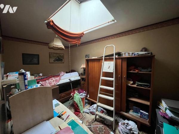 Spacieuse maison de ville avec cour intérieure et dépendance