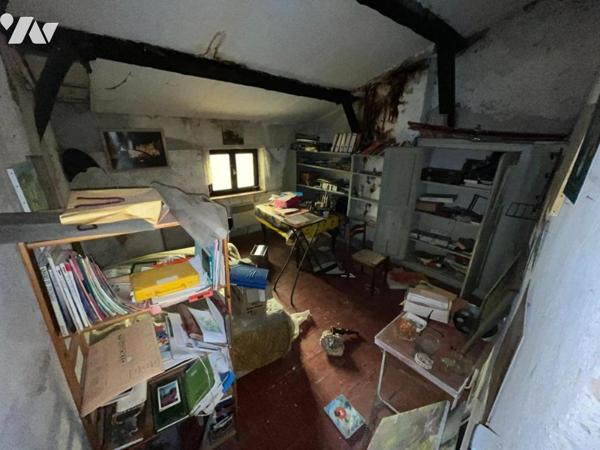 Spacieuse maison de ville avec cour intérieure et dépendance