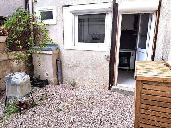T2 MEUBLE AVEC COUR PRIVATIVE - SECTEUR COQUEBERT