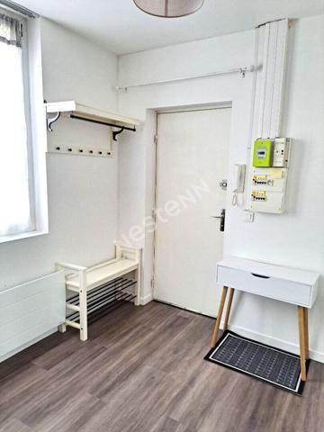 T2 MEUBLE AVEC COUR PRIVATIVE - SECTEUR COQUEBERT