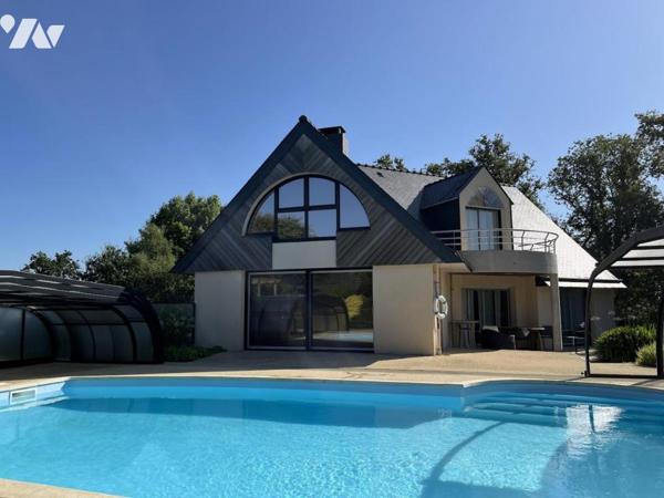 MAISON D'ARCHITECTE AVEC PISCINE - PLEUVEN