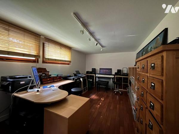 MAISON D'ARCHITECTE AVEC PISCINE - PLEUVEN