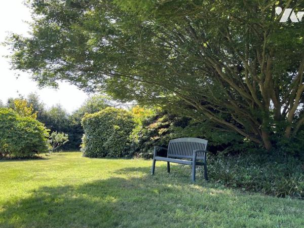 MAISON D'ARCHITECTE AVEC PISCINE - PLEUVEN