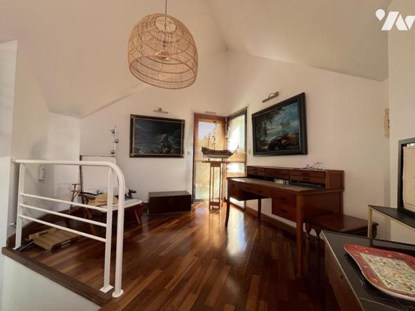 MAISON D'ARCHITECTE AVEC PISCINE - PLEUVEN