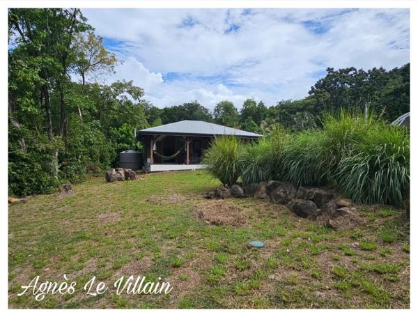 Terrain Plat avec Maisonnette proche Plage de Grande Anse