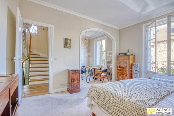 Versailles Montreuil St-Symphorien Maison 6 pièces 210 m² au sol avec jardin €1 930 000 ** - Référence 27318