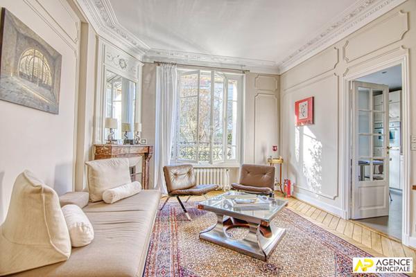 Versailles Montreuil St-Symphorien Maison 6 pièces 210 m² au sol avec jardin €1 930 000 ** - Référence 27318