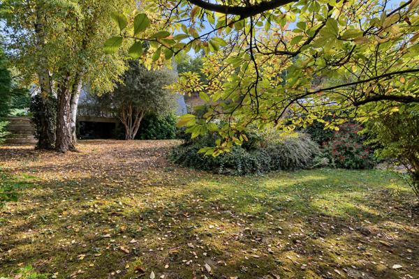 Maison familiale avec jardin et dépendance – Le Pecq