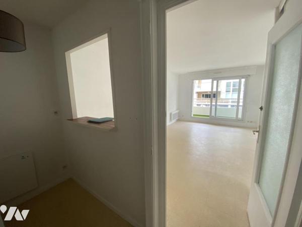 À Vendre – Studio 29,85 m² avec balcon, cave et stationnement – Pornichet Centre