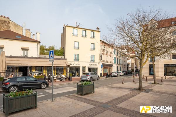 Appartement 2 pièces à vendre au dernier étage en hyper centre de Maisons-Laffitte €235 000 ** - Référence 4641