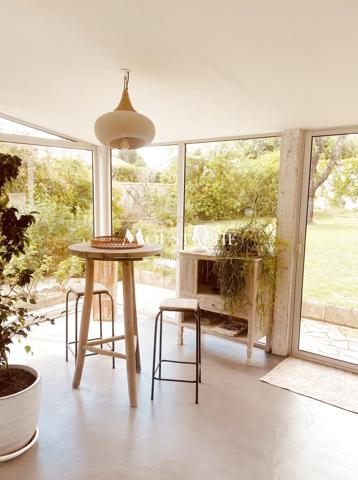 VILLA A LA RÉNOVATION CONTEMPORAINE HAUT DE GAMME - 200 M LAC & 1 KM PLAGE -