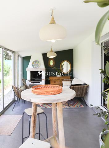 VILLA A LA RÉNOVATION CONTEMPORAINE HAUT DE GAMME - 200 M LAC & 1 KM PLAGE -