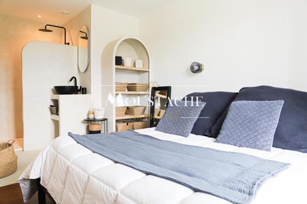 VILLA A LA RÉNOVATION CONTEMPORAINE HAUT DE GAMME - 200 M LAC & 1 KM PLAGE -