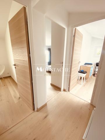 VILLA A LA RÉNOVATION CONTEMPORAINE HAUT DE GAMME - 200 M LAC & 1 KM PLAGE -