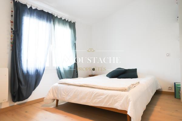 VILLA A LA RÉNOVATION CONTEMPORAINE HAUT DE GAMME - 200 M LAC & 1 KM PLAGE -