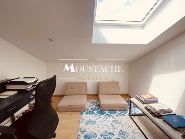 VILLA A LA RÉNOVATION CONTEMPORAINE HAUT DE GAMME - 200 M LAC & 1 KM PLAGE -