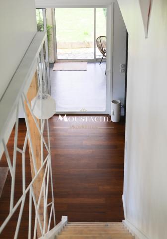 VILLA A LA RÉNOVATION CONTEMPORAINE HAUT DE GAMME - 200 M LAC & 1 KM PLAGE -