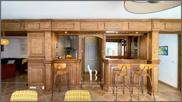 Grande demeure de caractère à 100 m de la Méditerranée – Maison Familiale ou chambres d’hôtes.