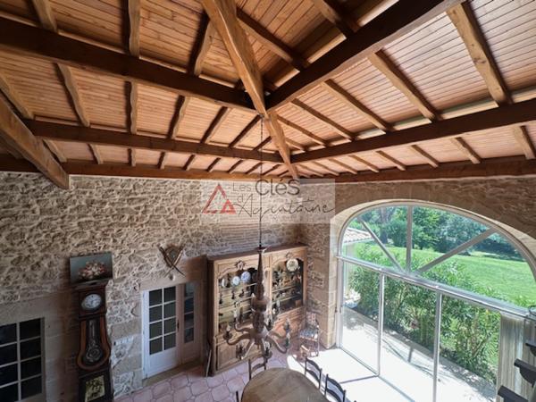 Propriete 9 pièce(s) 4 chambre(s) 309 m²