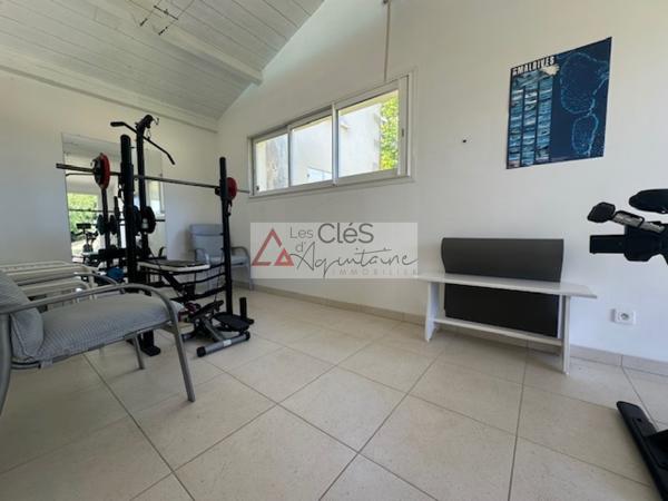 Propriete 9 pièce(s) 4 chambre(s) 309 m²