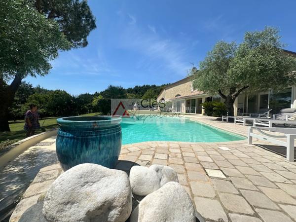 Propriete 9 pièce(s) 4 chambre(s) 309 m²