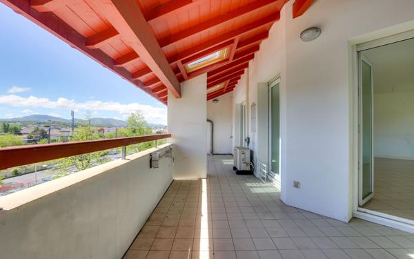 Appartement à vendre    4 pièces • 102,96 m2 Saint-Jean-de-Luz